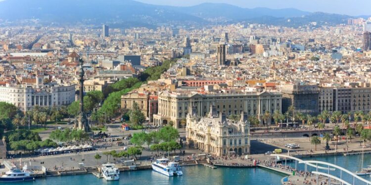 Barcelona pone "límites" a los cruceros: derribará tres terminales para construir una nueva de última generación