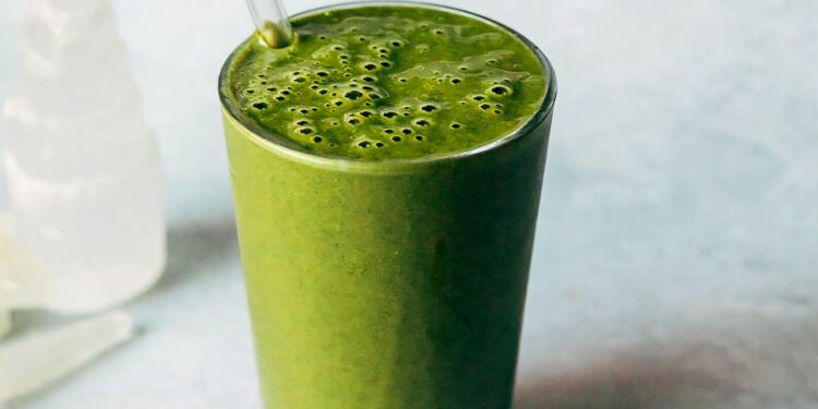 El licuado verde con cítricos que fortalece el sistema inmunitario