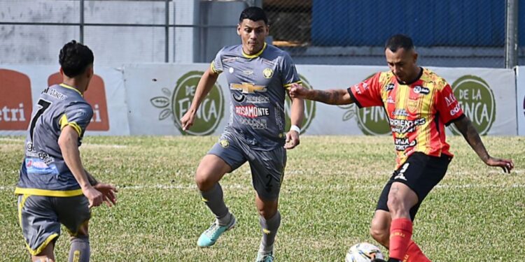 Boca Unidos no lo supo definir y empató frente a Crucero del Norte