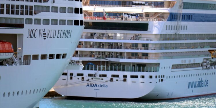 Stop Creuers tilda de "insuficiente" el acuerdo para eliminar dos terminales de cruceros y advierte de que no reducirá los turistas