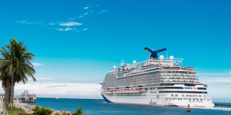 Arrestan a cuatro pasajeros de crucero en Bermudas por posesión de drogas ilegales