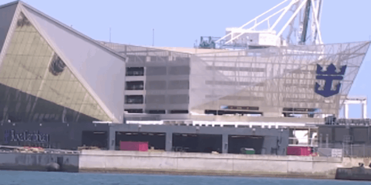 Crucero de Royal Caribbean llega al Puerto de Miami tras muerte – Telemundo Miami (51)