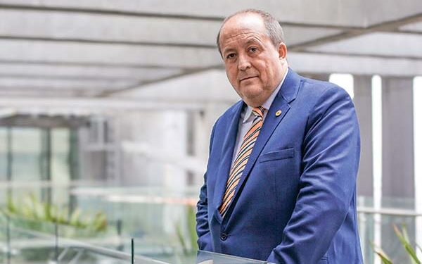 <p>Fiscal Valencia justifica numerosos viajes durante su gestión: “Lo que hemos hecho, es trabajar muy duro (…) Aun a riesgo de mi salud”</p>