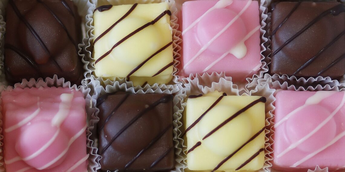 El clima cálido afecta la demanda de salsas y sopas en Premier Foods, pero las ventas de dulces se mantienen sólidas