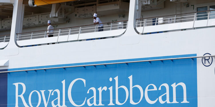 Empleado de Royal Caribbean muere en Bahamas – Telemundo Miami (51)