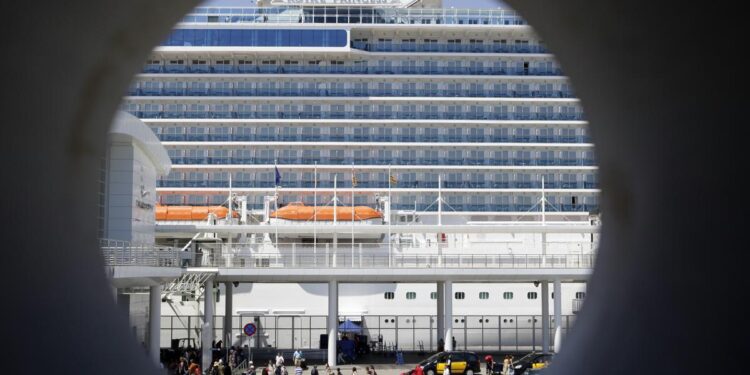 Por fin menos turistas de crucero
