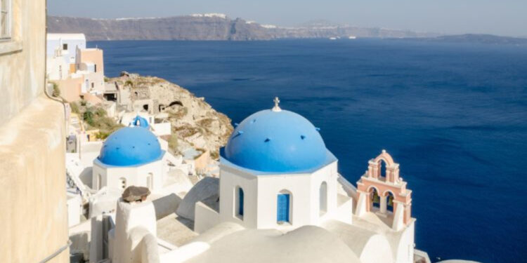 Grecia, tasa de 20 euros para pasajeros de cruceros a Santorini y Mykonos