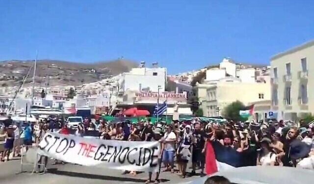 Grecia condena la «indignante» protesta que impidió embarcar a un crucero israelí: «No toleraremos el antisemitismo»