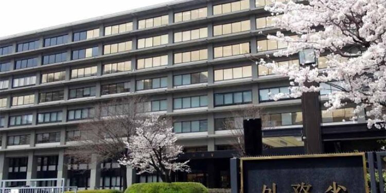 Japón pide evitar viajes a frontera Tailandia-Camboya por combates