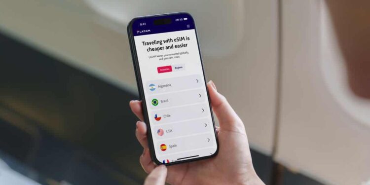 Latam Airlines lanzó servicio de eSIM. Imagen: Cortesía Latam Airlines.