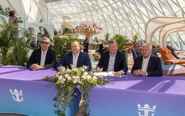 Meyer Turku entrega último crucero de la clase Icon a Royal Caribbean