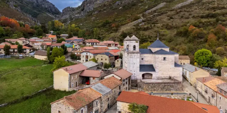 El pueblo de Castilla y León con una «Catedral de la Montaña» que “garantiza días suaves y noches para vestir abrigo”