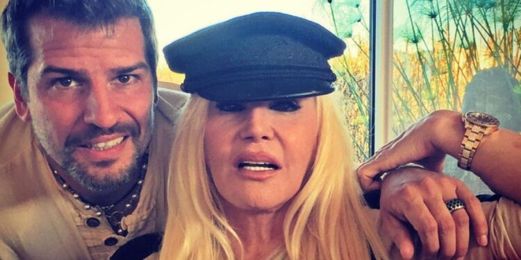 La nueva vida de Patricio Giménez, el hermano de Susana Giménez: cambio de nombre, giro hacia la espiritualidad y viajes a India