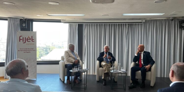 FIJET presenta libro “Viajes de Autor por España”