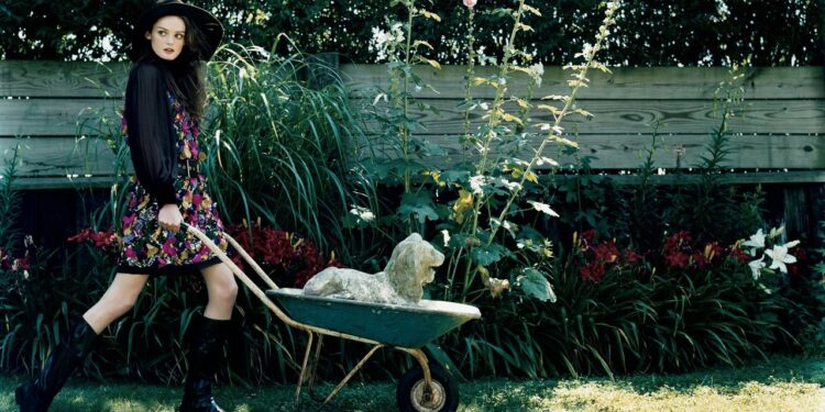 The Simple Pleasures of a Stoop Vegetable Garden
