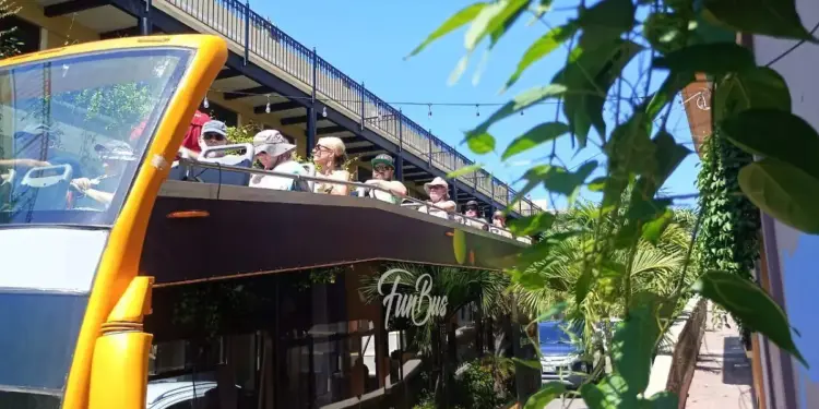 Mazatlán recibe a más de 5 mil viajeros del ‘Navigator of the Seas’  - El Sol de Mazatlán