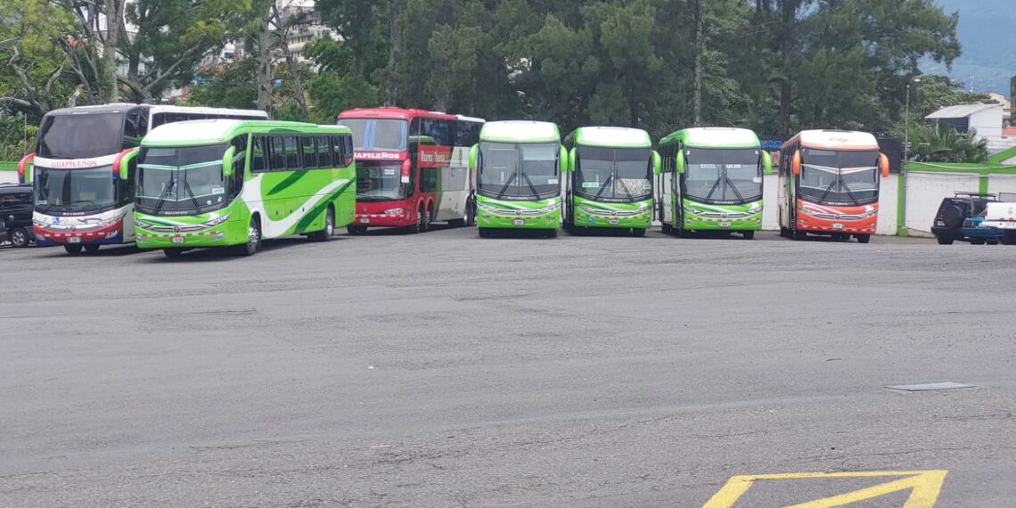 Pasajeros deben verificar normas de seguridad básicas durante viajes en autobús para vacacionar