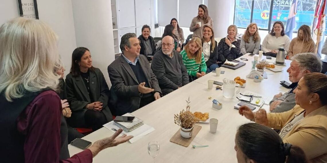 Agentes de viajes se reunieron el Ministerio de Seguridad para reforzar a Rosario como destino turístico