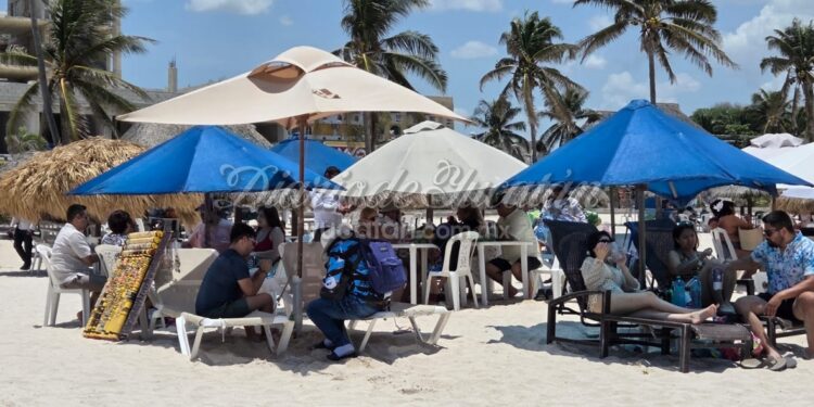 Progreso vive buena jornada gracias a la llegada de crucero y turistas nacionales