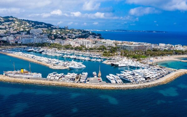 Puerto de Cannes se suma a normas que regulan arribo de cruceros