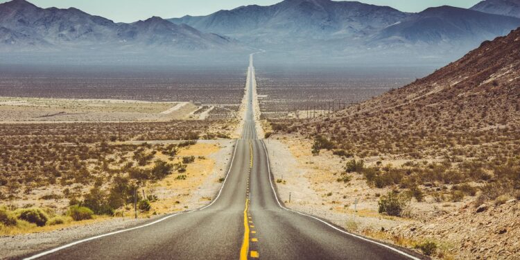 Cuéntame cómo fue: el ayer y hoy de los viajes de verano por carretera