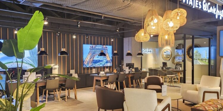 Viajes El Corte Inglés renueva 60 oficinas en toda España