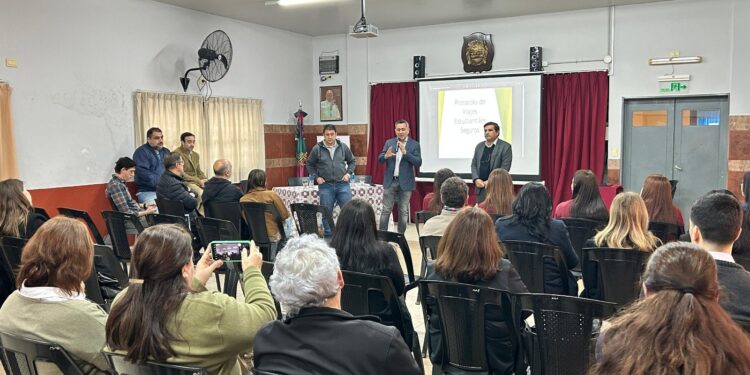 Reunión interinstitucional en Posadas para fortalecer los viajes estudiantiles seguros – Economis
