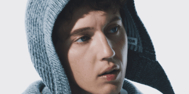 Troye Sivan on Creating “Enduring Beauty” With Henry Zankov