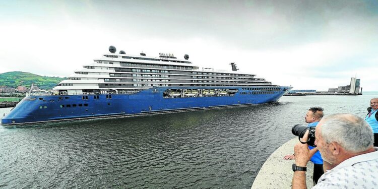 Txakoli y Rolls Royces para un crucero de lujo desde 1.300 euros por noche