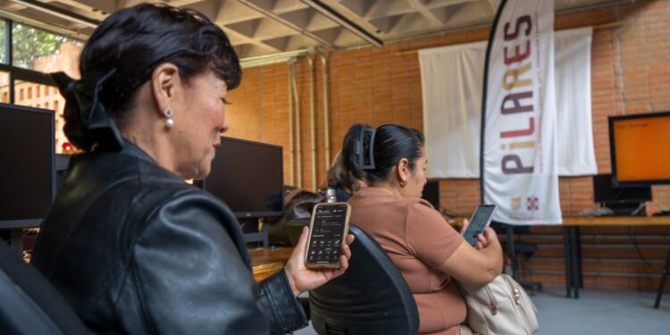 Uber dona 700 viajes para adultos mayores en CDMX y lanza función accesible - Almomento