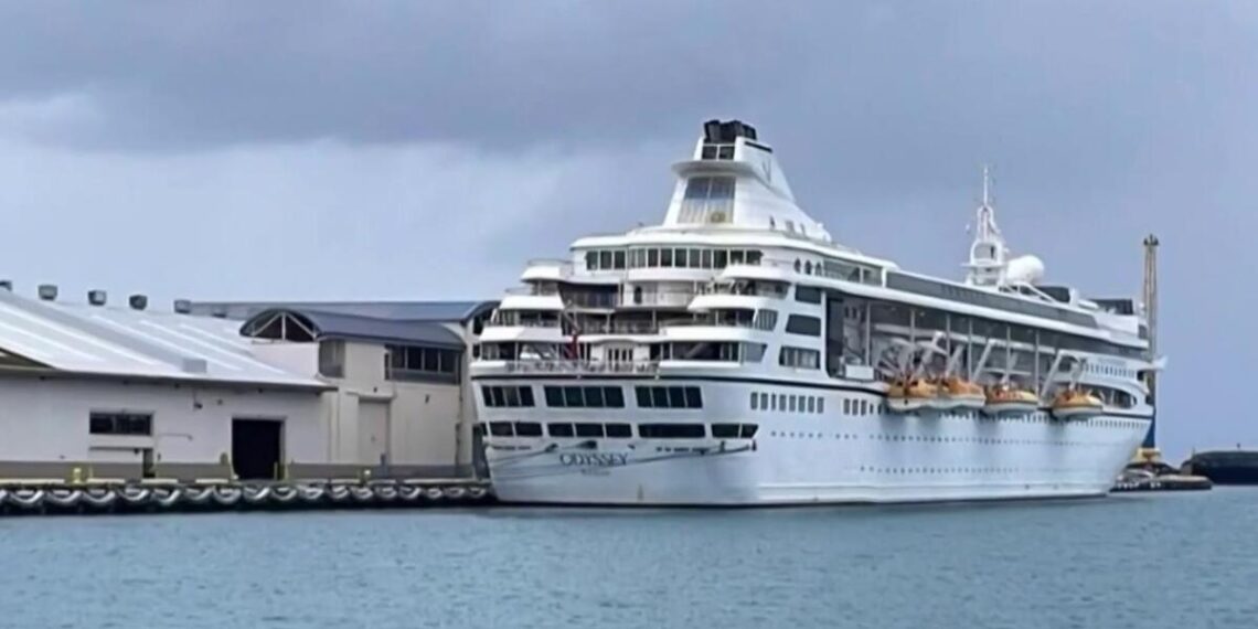 Un hispano comparte cómo es vivir a bordo de un crucero y por qué recomienda esta experiencia