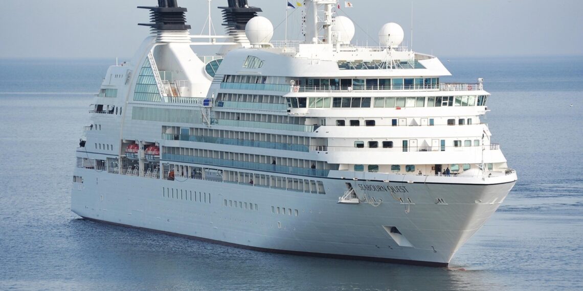Un virus desconocido enfermó a más de 140 personas en un crucero de lujo