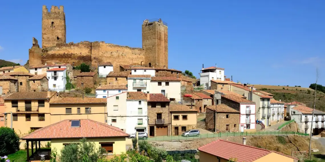 El pueblo de Castilla y León de noches frescas y con un manantial “que podría llenar una piscina olímpica en media hora”