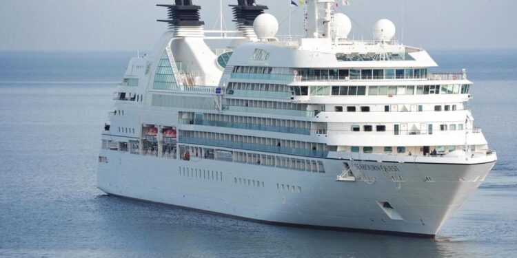 Un virus desconocido enferma a más de 140 personas en un crucero de lujo