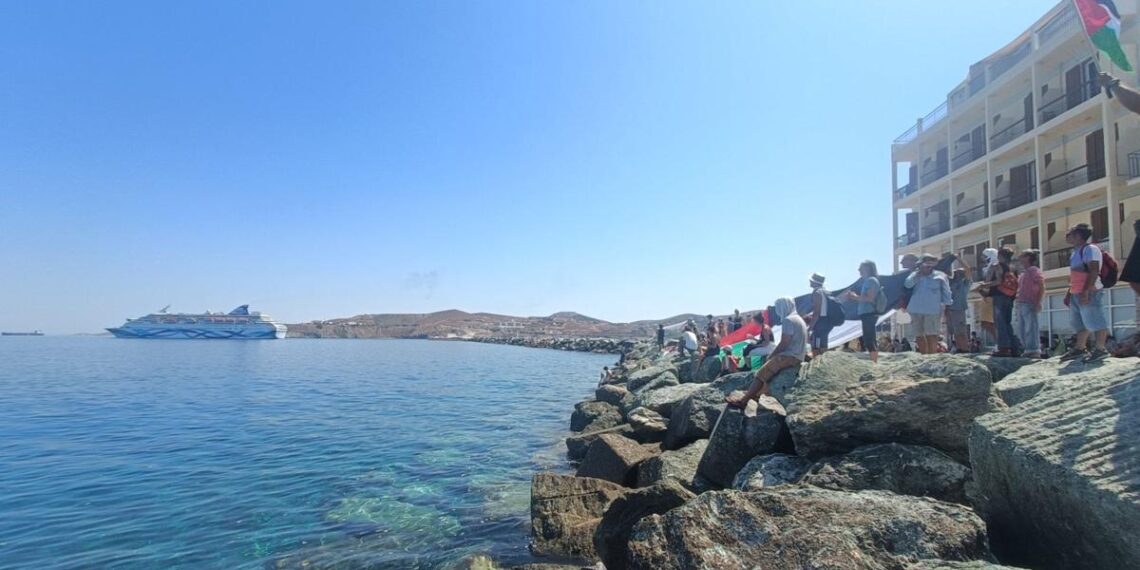 Una protesta propalestina impide el desembarco de 2.000 turistas israelíes en Grecia