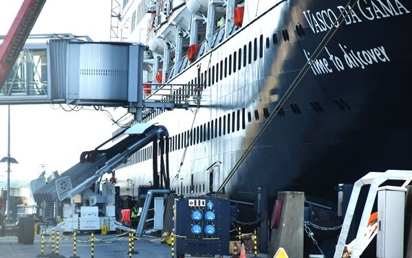 VASCO DA GAMA conectado por primera vez con energía en tierra