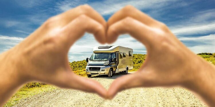 Viajar en camper o autocaravana resulta más sostenible que el turismo tradicional, según un estudio realizado en Italia