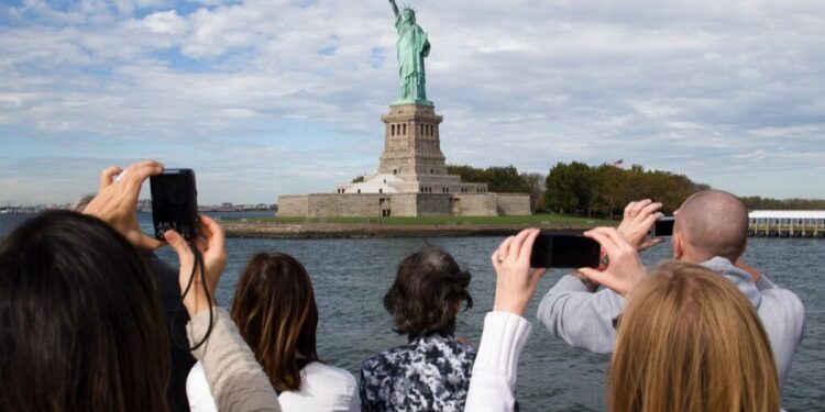 15.000 dólares para entrar en EE.UU.: las nuevas normas de visado complican los viajes