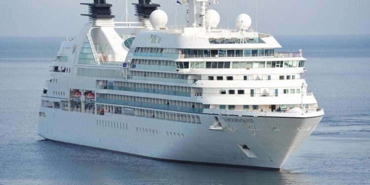 un tobogán acuático se rompe y deja un pasajero herido