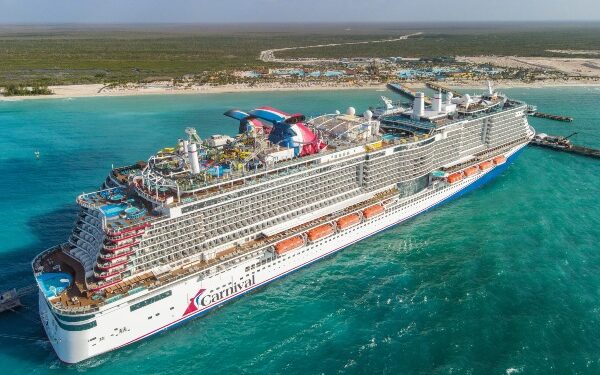 Carnival anuncia primeros itinerarios cortos a bordo del Mardi Gras en 2027/28