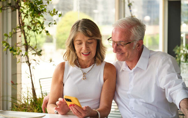 Cómo los boomers están apuntándose a la IA para la reserva de viajes