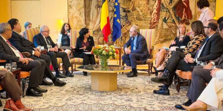 Reportan gastos de casi 1 mdp para viajes de senadores mexicanos a Bruselas y Washington