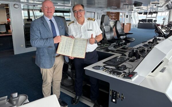 Nieuw Statendam hace primera escala en Puerto de Galway