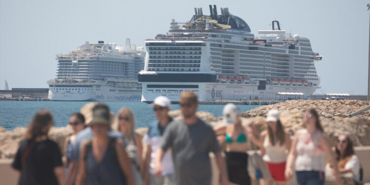 La quiebra de una agencia de cruceros deja sin vacaciones a decenas de españoles