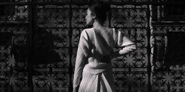 This Bride Wore Her Mom’s Custom Issey Miyake Wedding Look From the ’80s