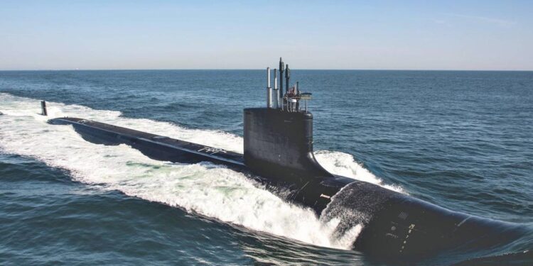 EE.UU. despliega crucero y submarino nuclear en el sur del Caribe