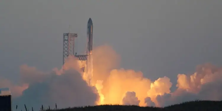 Trump firma orden para facilitar los viajes comerciales al espacio