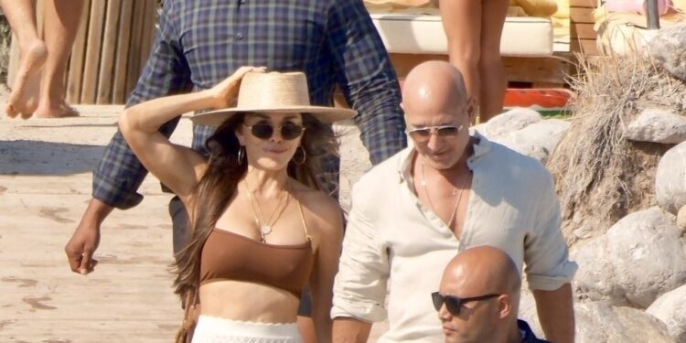 Lauren Sánchez Bezos Swaps One Key Summer Vacation Style Staple for Another