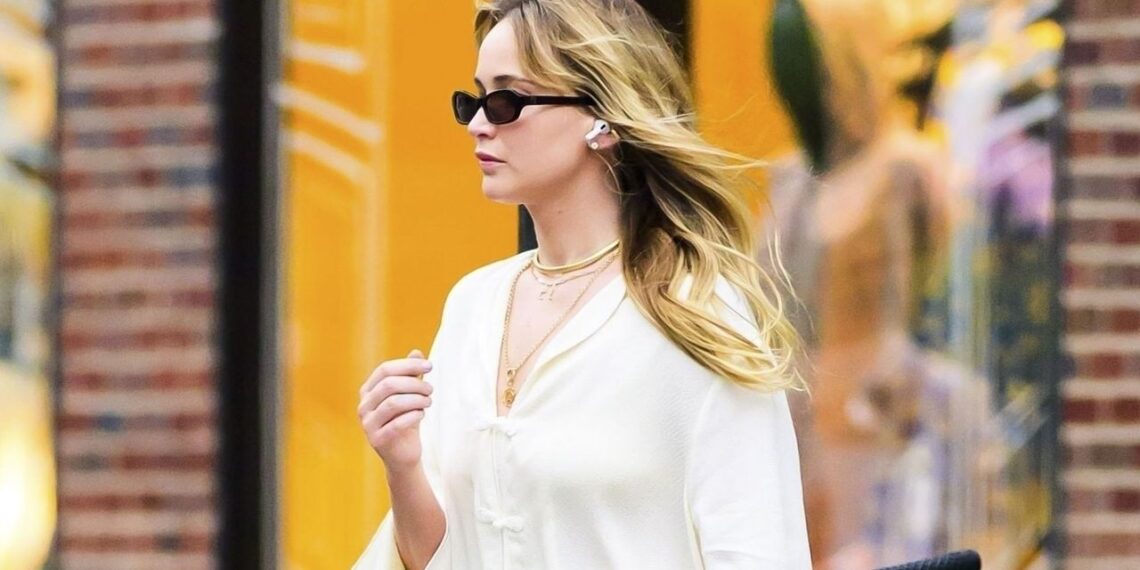 Jennifer Lawrence Takes the Season’s Buzziest Bag Out for a Spin