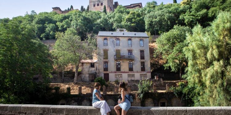 La revista de viajes con millones de seguidores que elige a Granada entre los mejores destinos del mundo